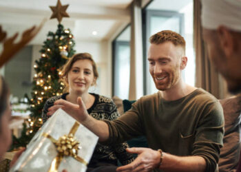 The Evolution of Love: Navigating the Pros of an Open Relationship