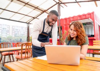Bookkeeping for Food Trucks: How to Track Sales, Expenses and Create Clean Invoices